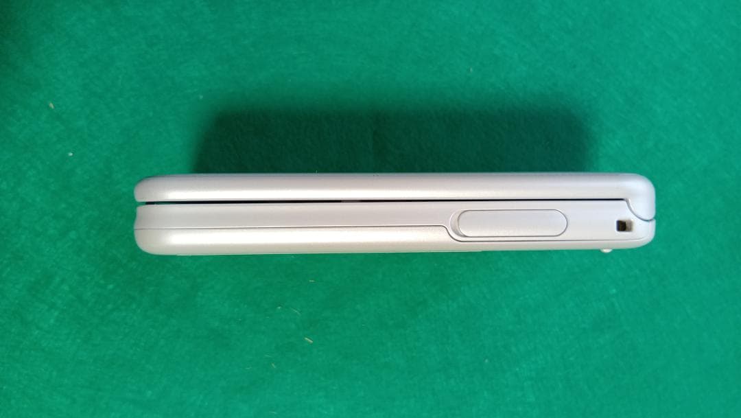 【kooさま専用 】らくらくホン F-01M ホワイト 本体 充電器付き