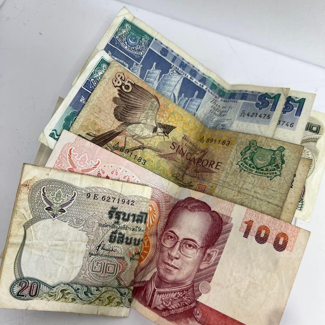 古銭色々　ケースや袋込2138g 東Y8-0128①