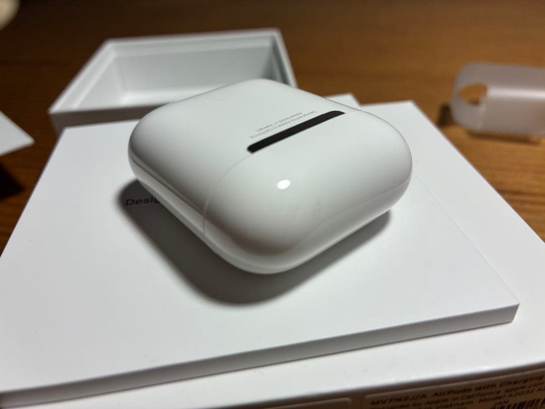 Apple AirPods 第2世代 lightning 充電ケース