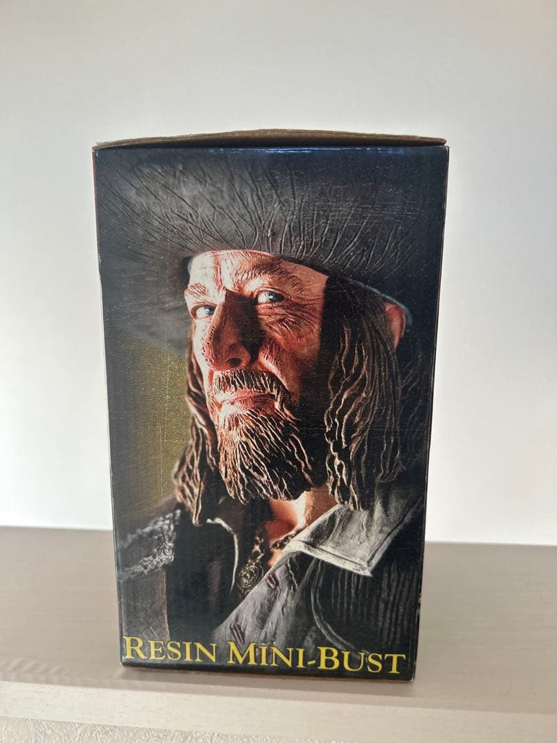 2500体限定パイレーツオブカリビアン　キャプテンバルボッサミニバストフィギュア