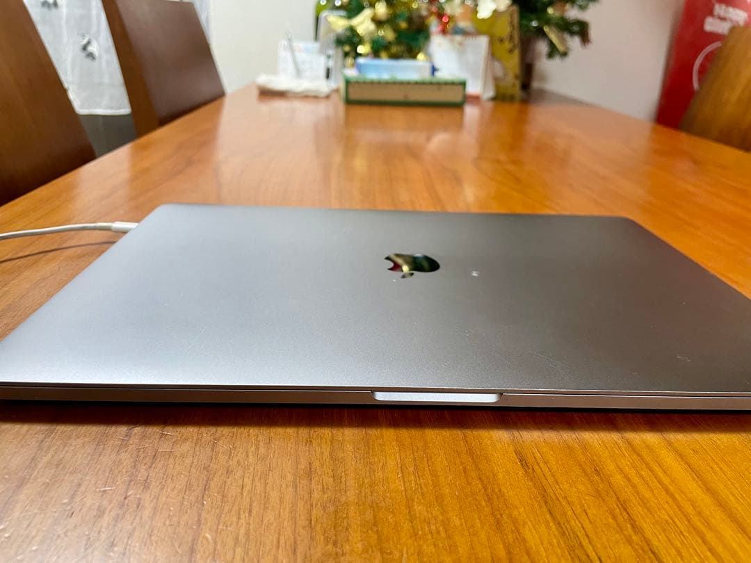 MacBook Pro 2016 （15インチ）16GB