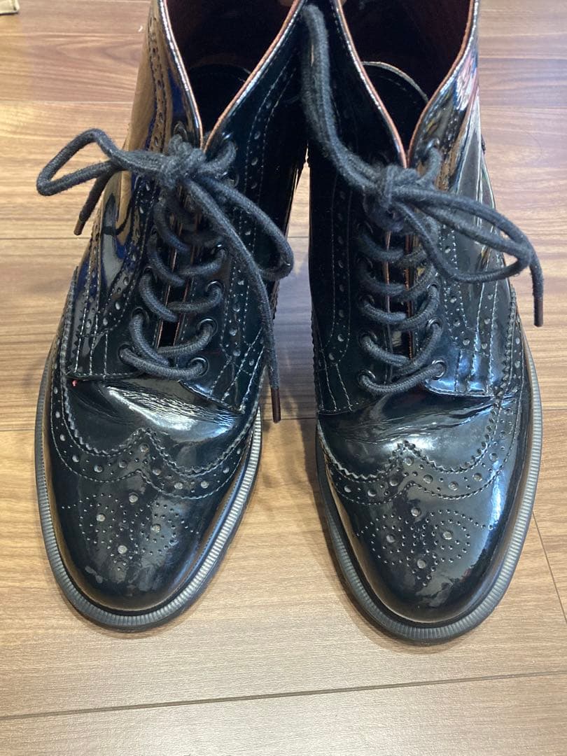 ガ*ラ様 激レア　ドクターマーチン パテントレザー ウィングチップ エナメル　8