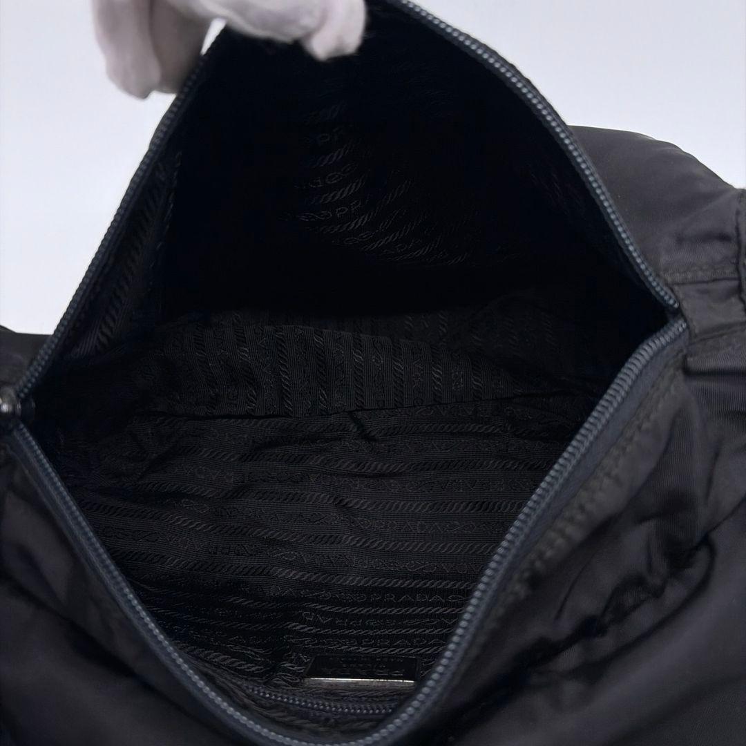 【極美品】プラダ ナイロン メッセンジャー ショルダーバッグ ブラック 三角ロゴ