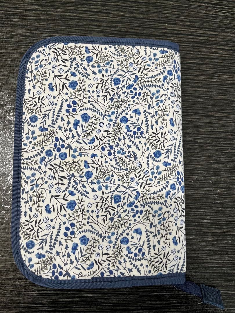 美品 familiar 母子手帳ケース001 ネイビー 青　リバティファミリア