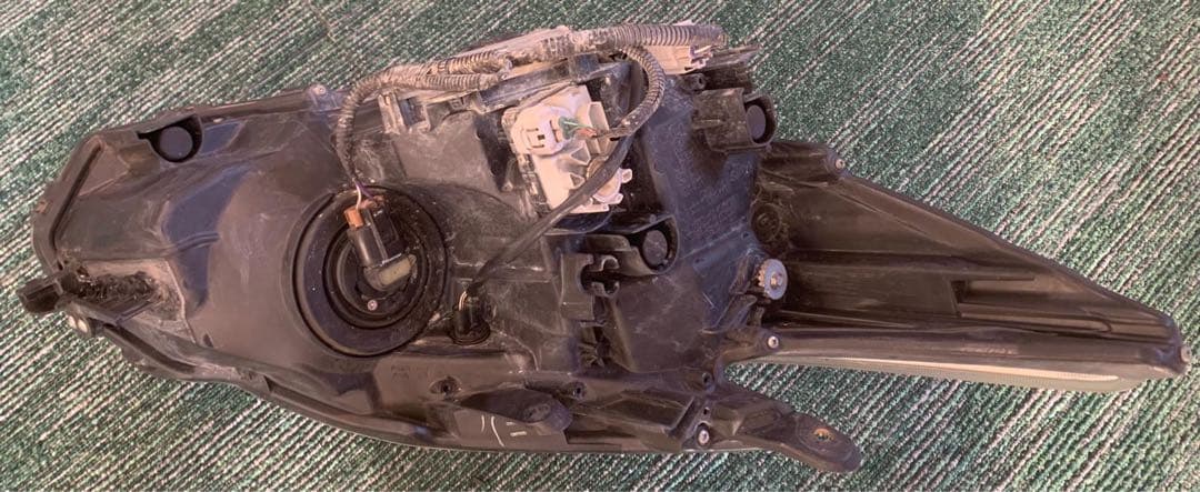 Toyota ZVW30プリウス ペアヘッドライト LED KOITO47-30