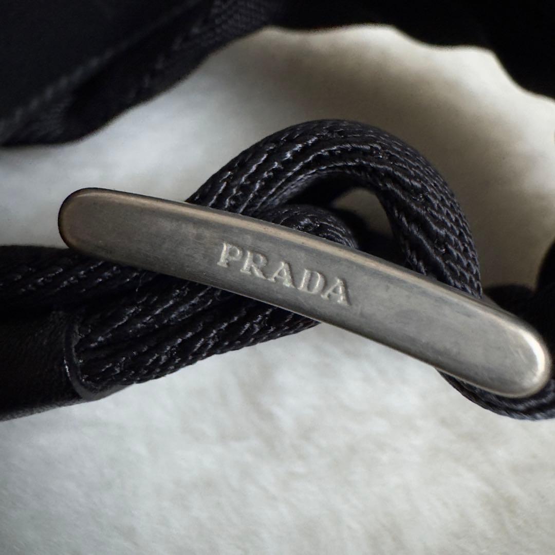 美品　プラダ　レザー　ショルダーバッグ　ブラック　ギャランティーカード付属
