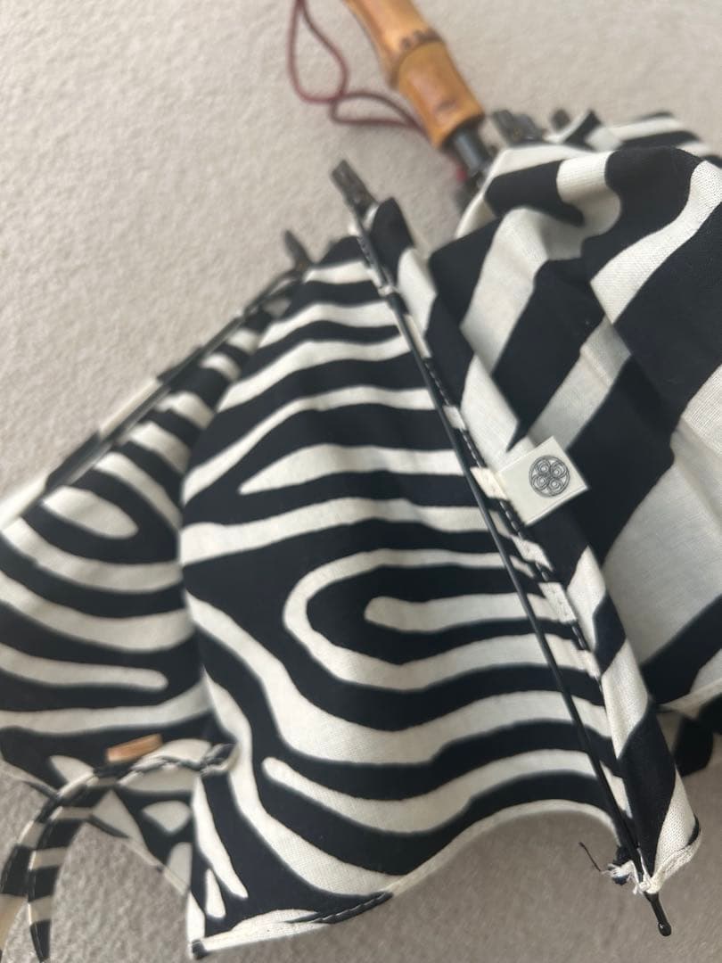 傳 tutaee(ツタエ)　ツタエノヒガサ　折り畳み日傘　***即購入可能***