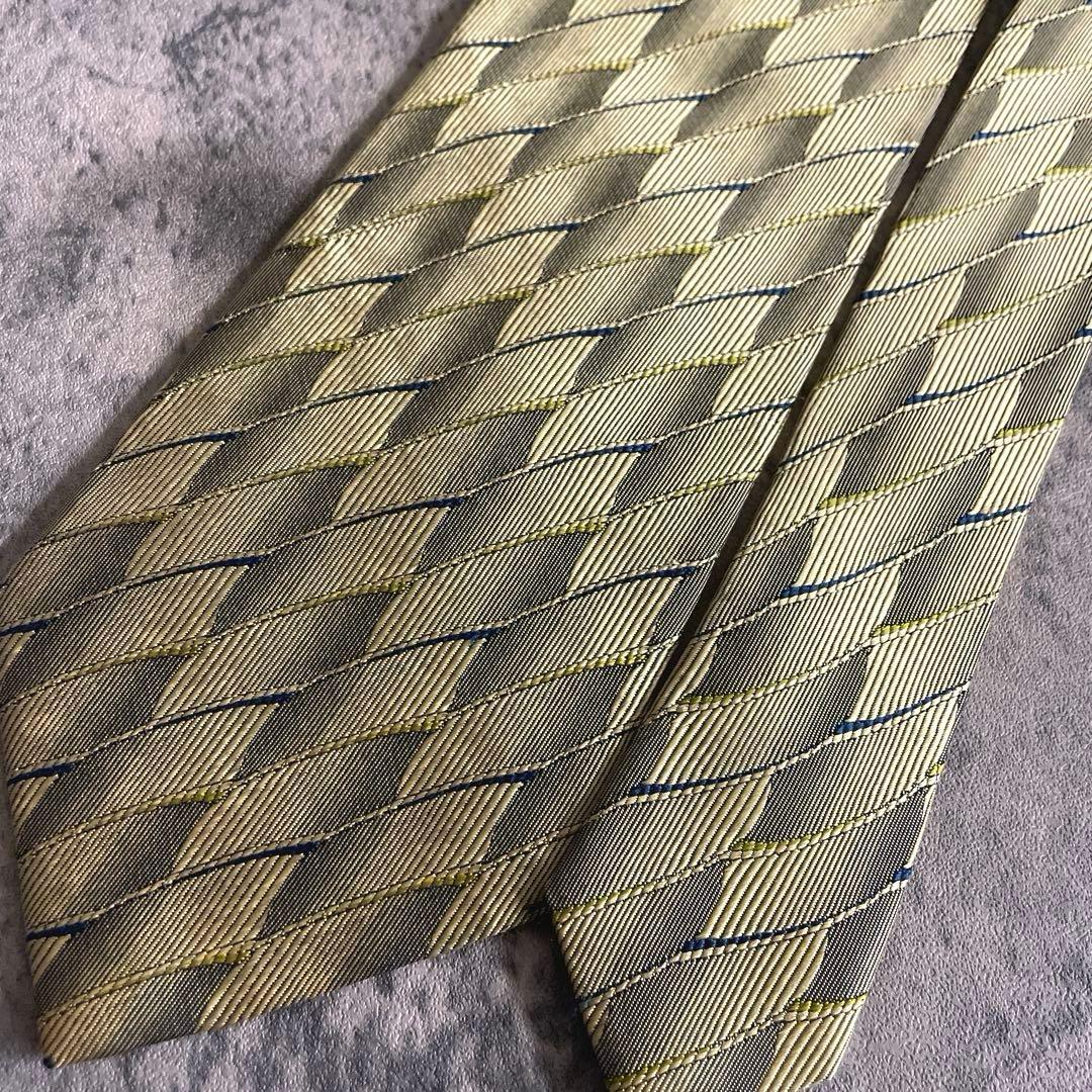 未使用 Yves Saint Laurent ネクタイ ステッチストライプスーツ