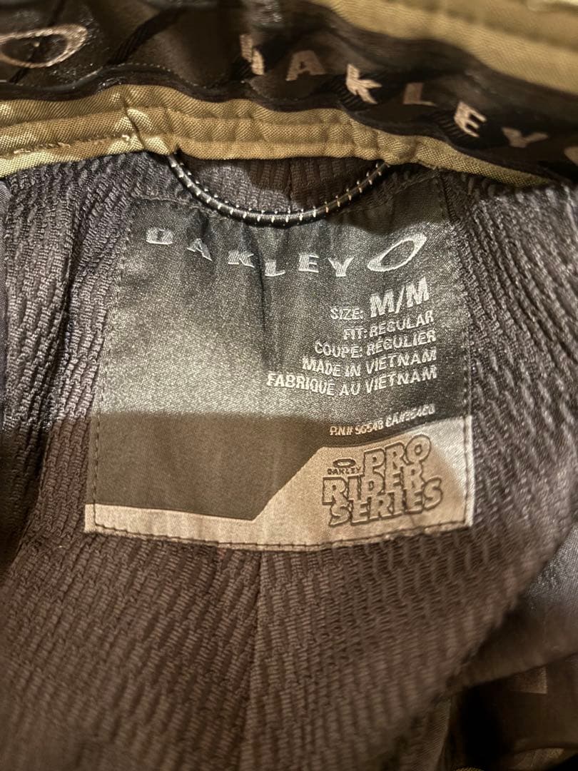 スキーウェア/ボードウェア/オークリー（上下セット）