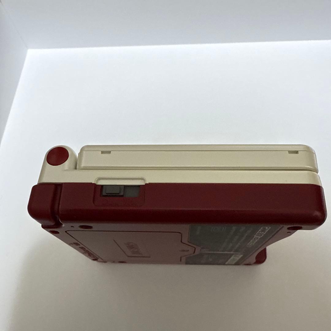 ゲームボーイアドバンスSP 本体1点、アダプター１点、ソフト２点