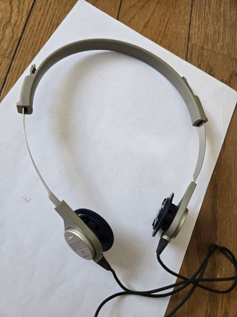 ソニー　ウォークマン　ジャンク品　イヤホン+ケース付き