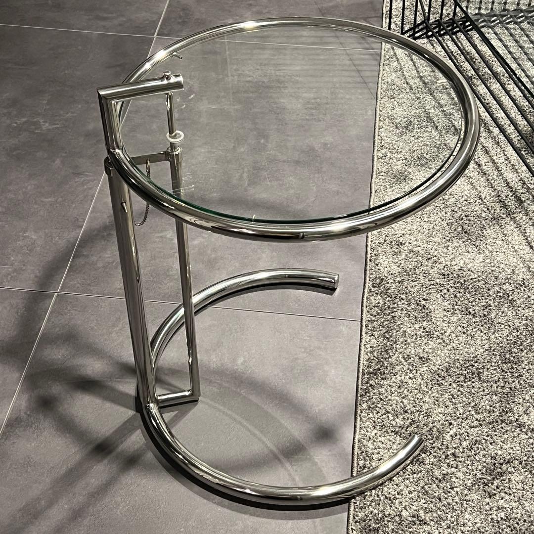 リプロダクト　アイリーン・グレイ　クラシコン　アジャスタブルテーブル ガラス