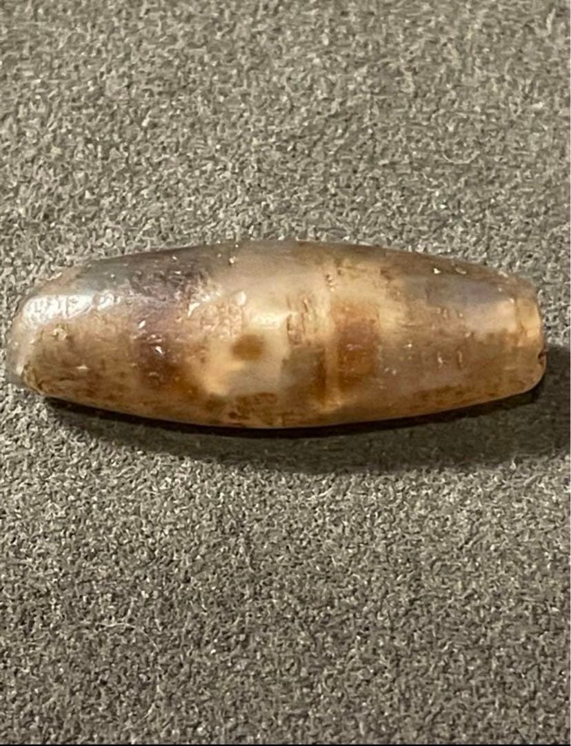 8〜12世紀ごろ　ブータン郊外出土品　古代天珠