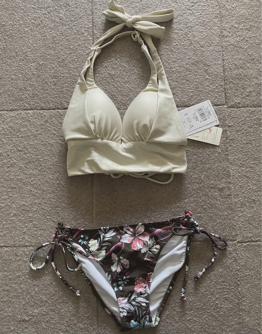 新品 タグ付き三愛水着 ビキニ 盛れる【ナチュラルアップブラ】ノンワイヤービキニ