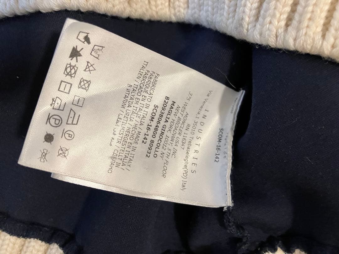 Moncler モンクレール　ポリウレタンプルオーバー　黒に近いネイビー