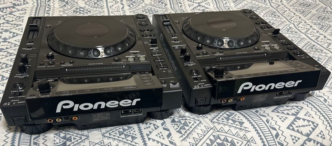 CDJ-2000 2台