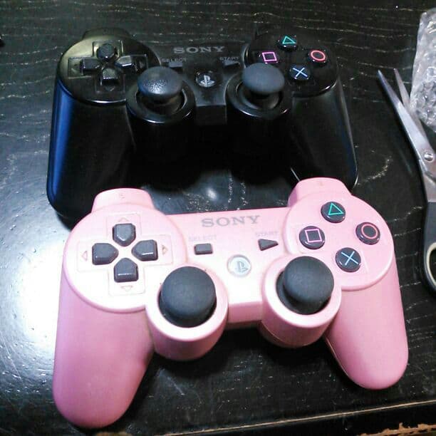 本体！コントローラー2つ