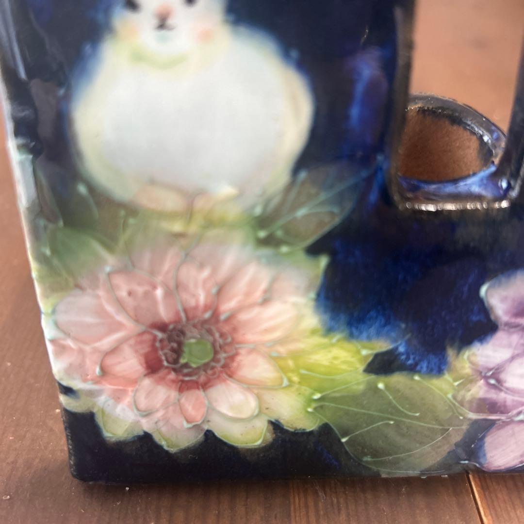 作家　陶芸作家　野村晃子　うさぎと花　飾り皿　花瓶　一輪挿し　ゆずりは工房好き