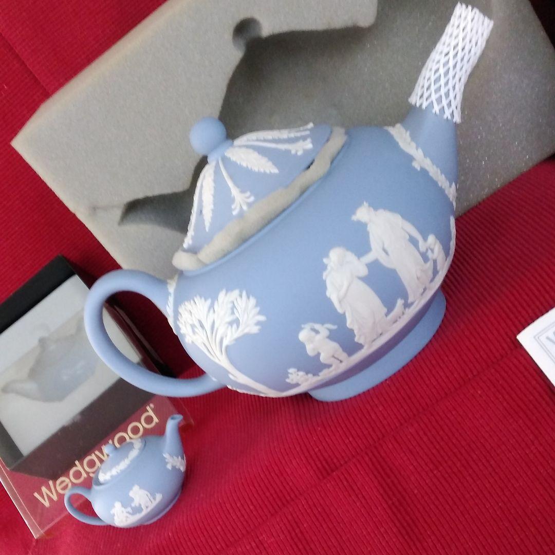 ウェッジウッドジャスパーのティーポットとミニチュアジャスパーティーポット新品