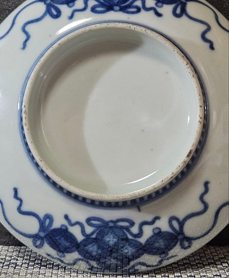 江戸時代末期～明治時代初期頃　後期色鍋島 色絵　唐草花文様　約12.5cm　小皿