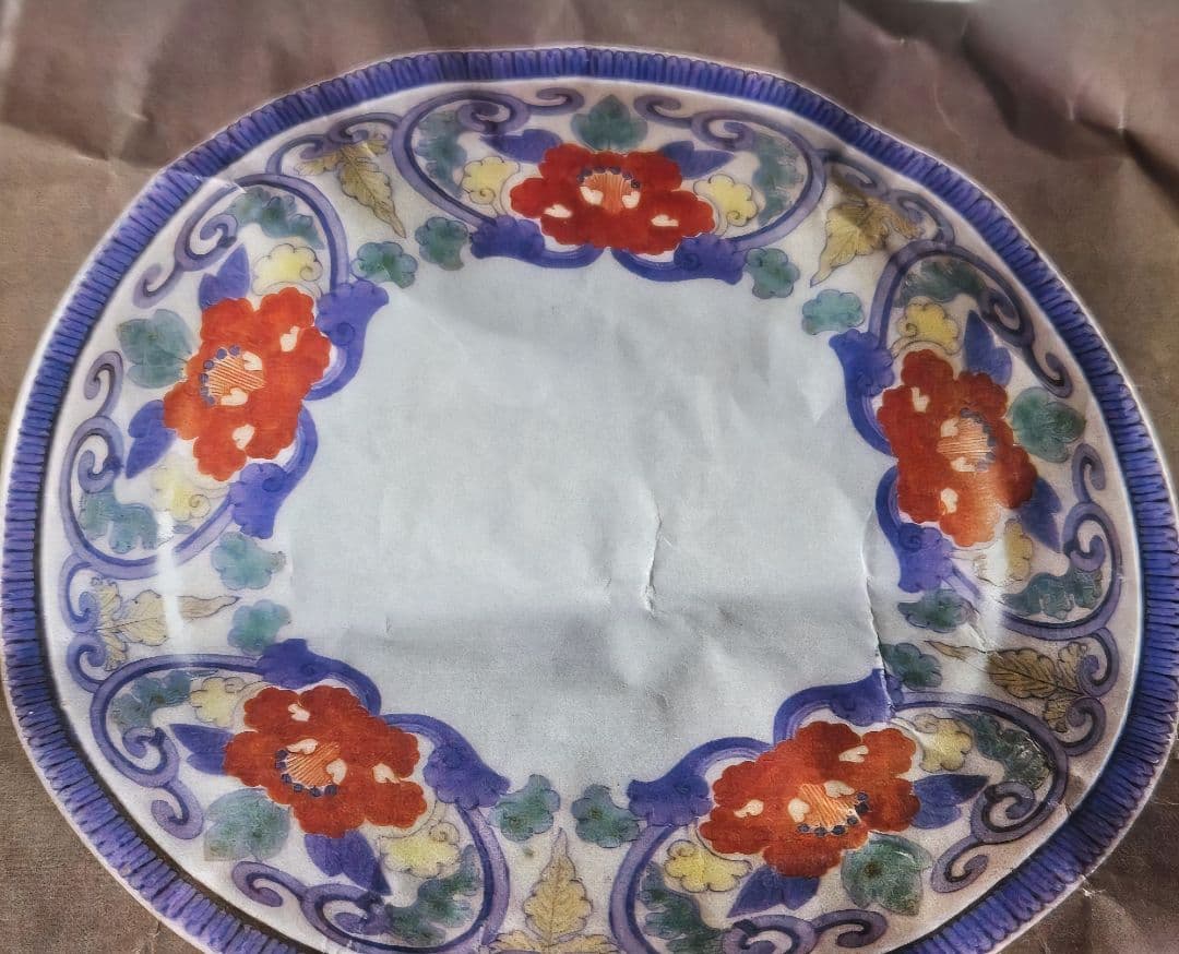 江戸時代末期～明治時代初期頃　後期色鍋島 色絵　唐草花文様　約12.5cm　小皿