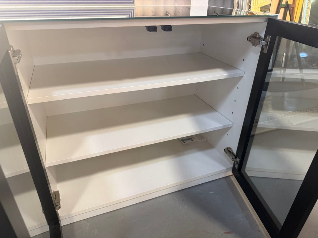 ハーフミラーキャビネットLiving houses