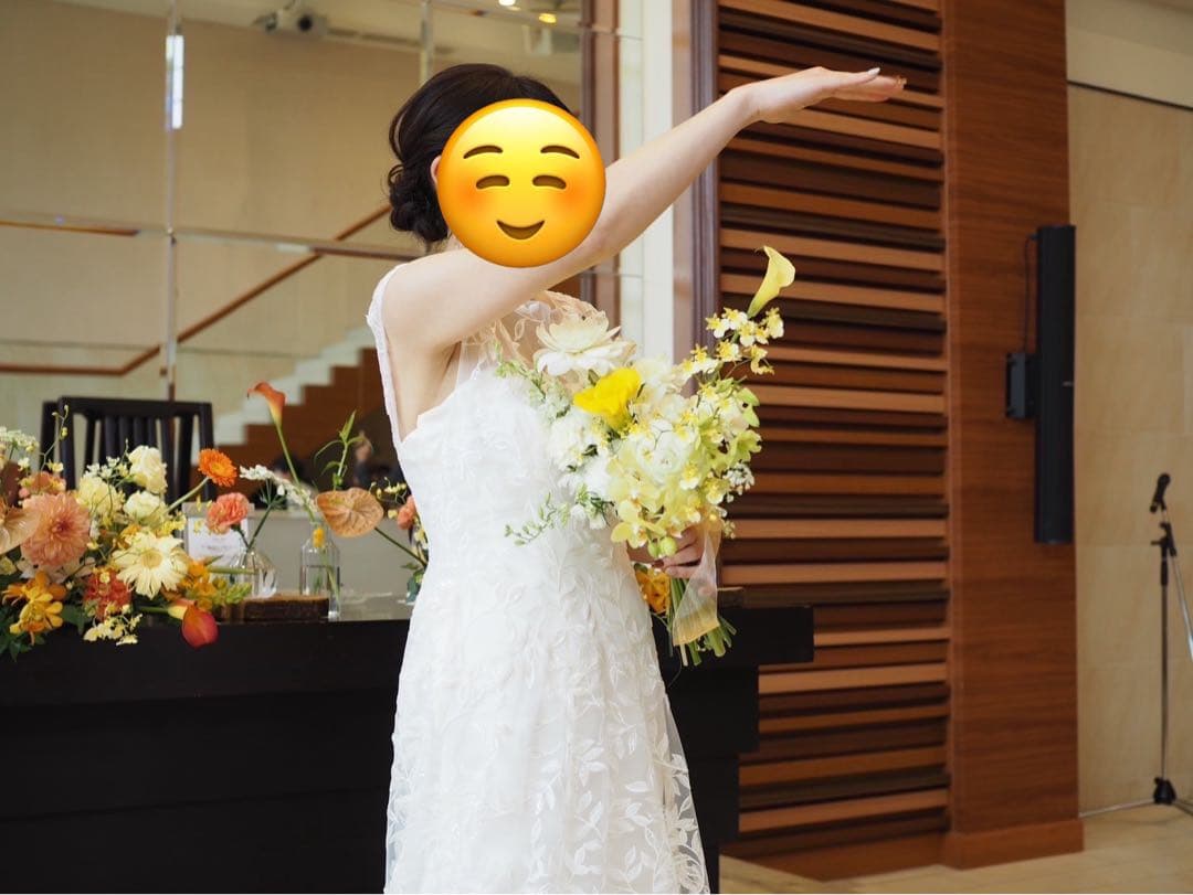 ウェディングドレス＋ベール　オフホワイト 刺繍入り スレンダー　マーメイド