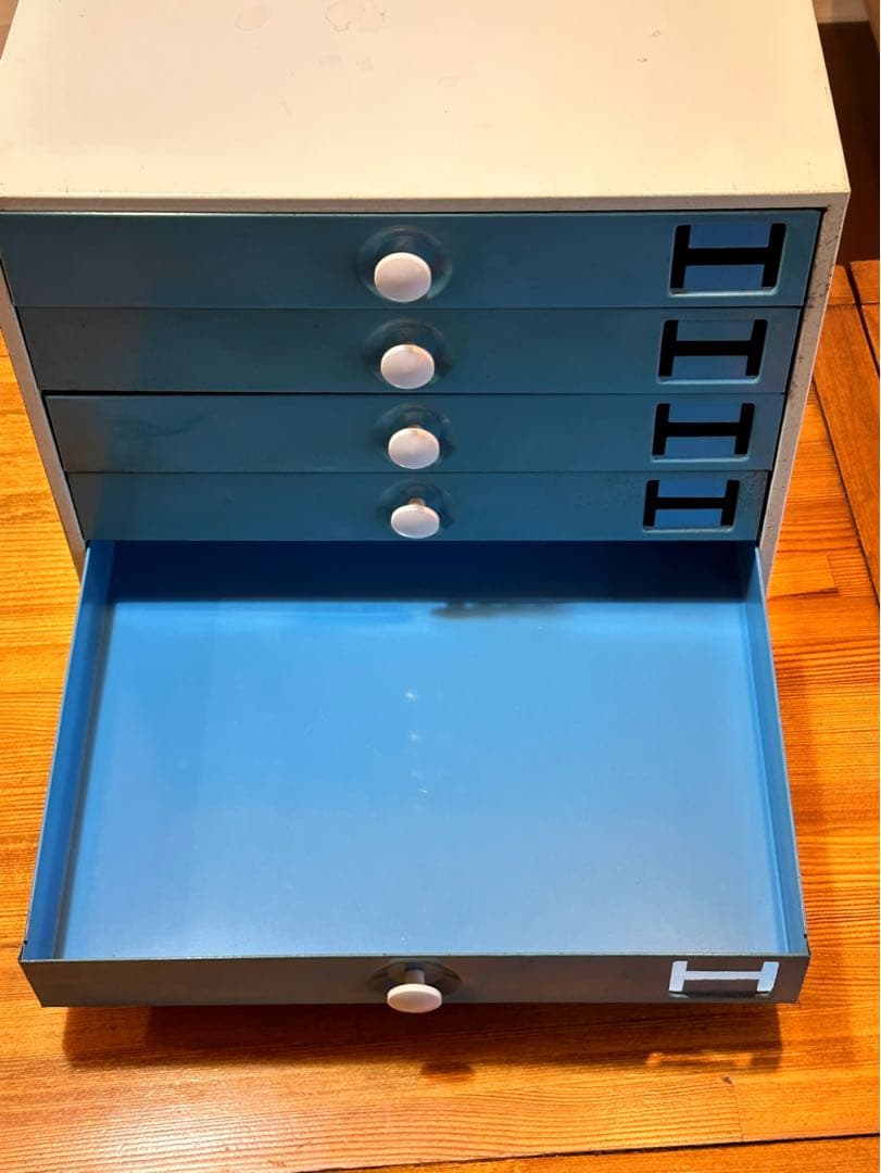 レトロポップ　スチールキャビネット　レターケース　引き出し　脚付き　書類棚