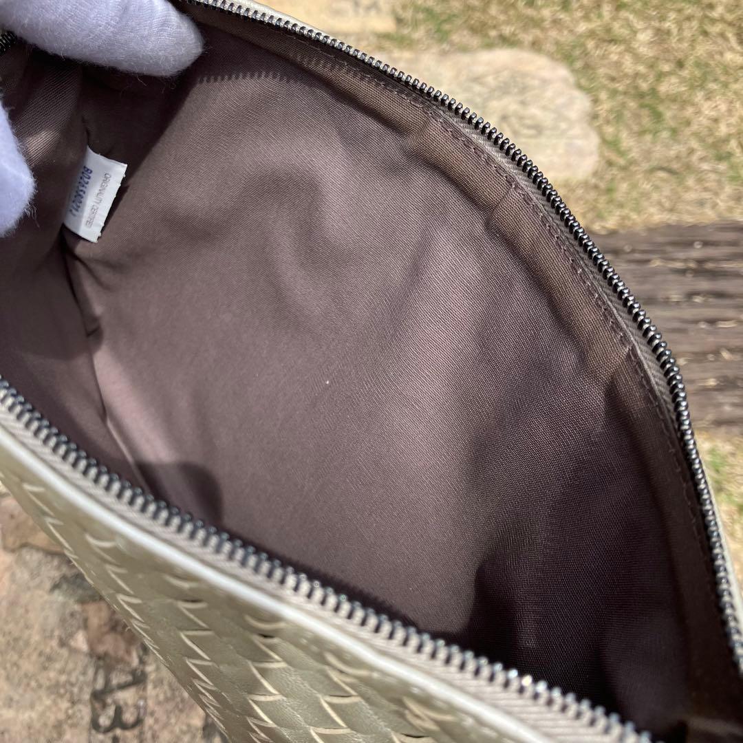 ☆美品☆BOTTEGA VENETA クラッチバッグ イントレチャート シルバー