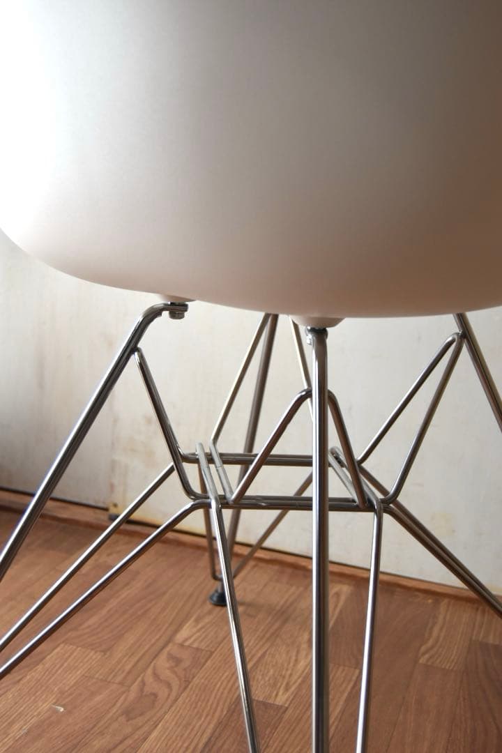 Herman Miller Esmes Arm chair ②