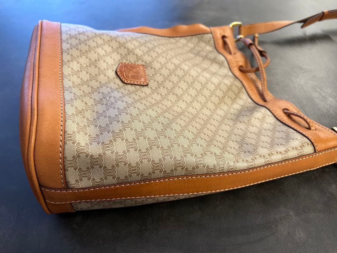 セリーヌ　CELINE 巾着型　ショルダーバッグ　マカダム柄