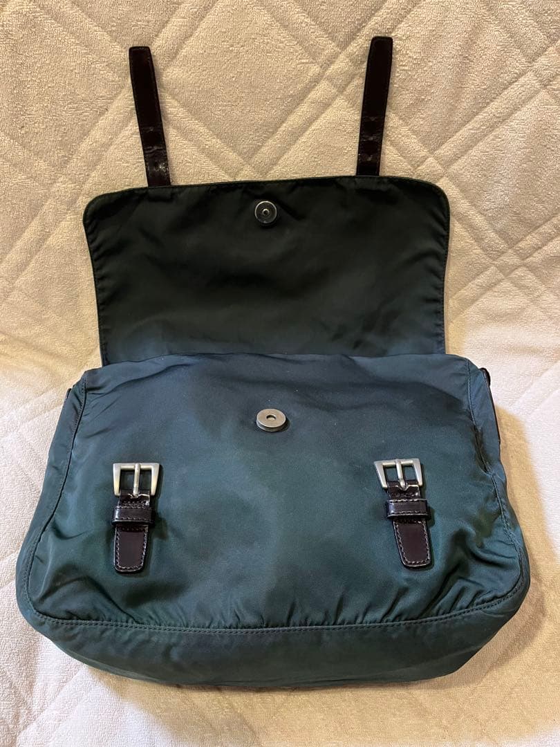 PRADA テスートナイロン メッセンジャーバッグ 三角ロゴ 深緑色