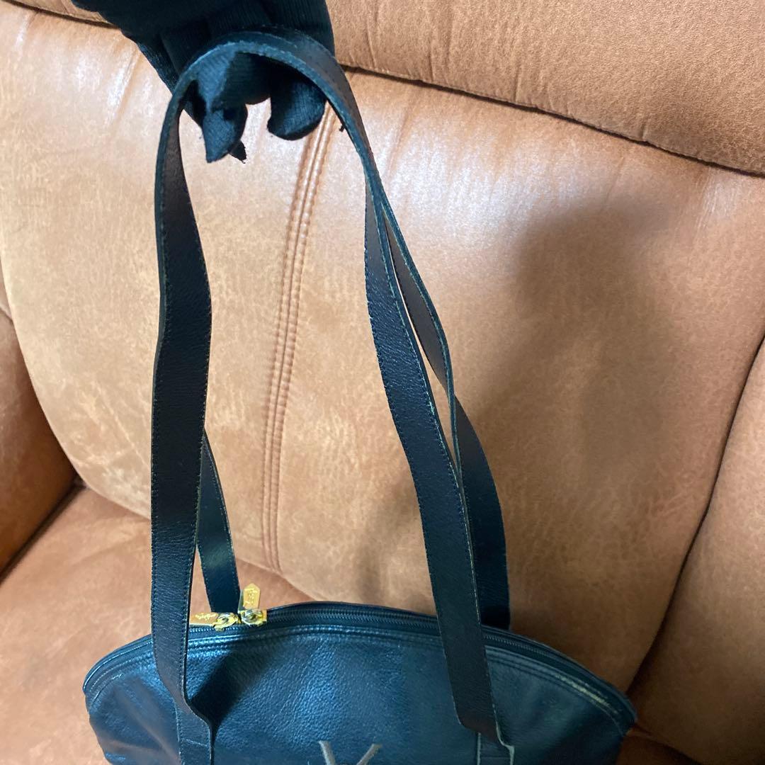 YVES SAINT LAURENTイヴサンローランロゴ刺繍 レザーハンドバッグ