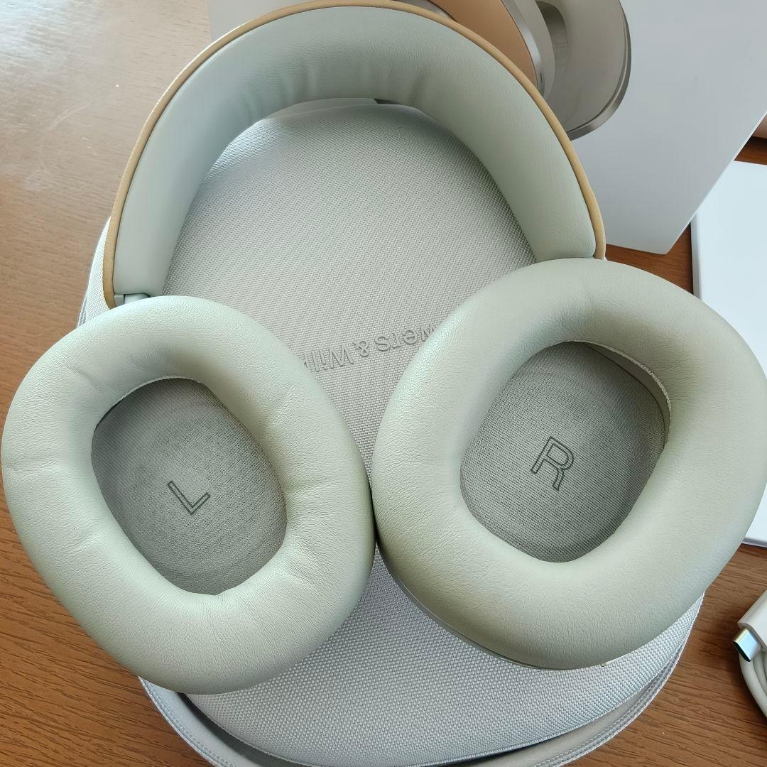 Bowers Wilkins PX8 ワイヤレスヘッドホン　タン