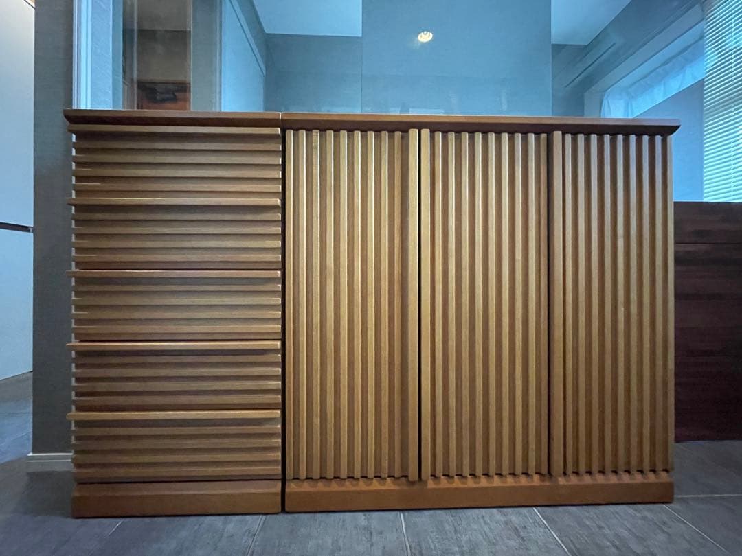 iwa-chan　■天然木 縦格子キャビネット/サイドボード W89cm■