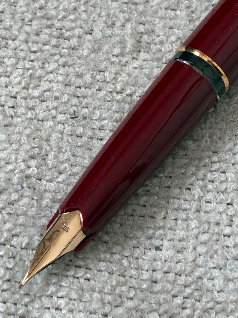 ◾️美品◾️MONT BLANC モンブラン◾️万年筆 ◾️ボルドー色／金色