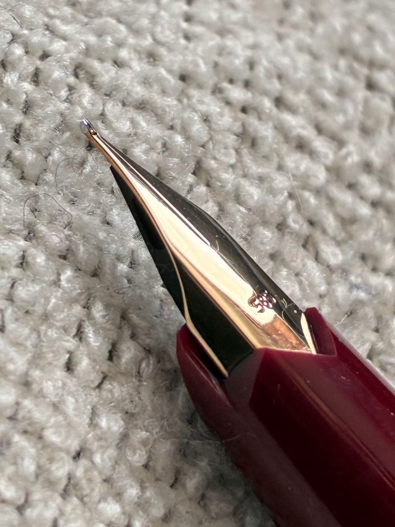 ◾️美品◾️MONT BLANC モンブラン◾️万年筆 ◾️ボルドー色／金色