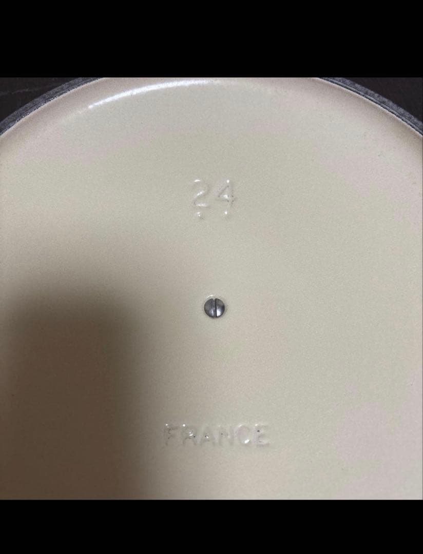 ルクルーゼ ココットロンド 24cm シルバーツマミ　両手鍋　ホーロー　鋳物