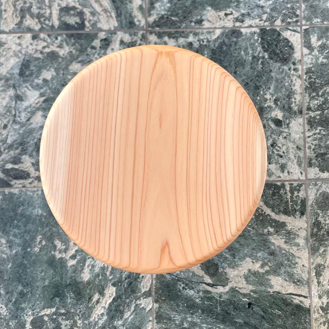 ねこねこ　国産ひのき　丸椅子　木製スツール