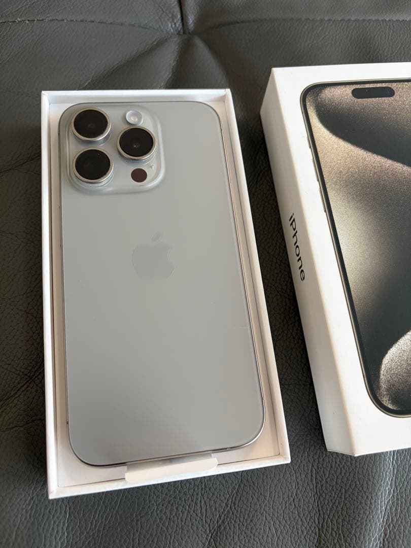 Apple iPhone 15 Pro ナチュラルチタニウム