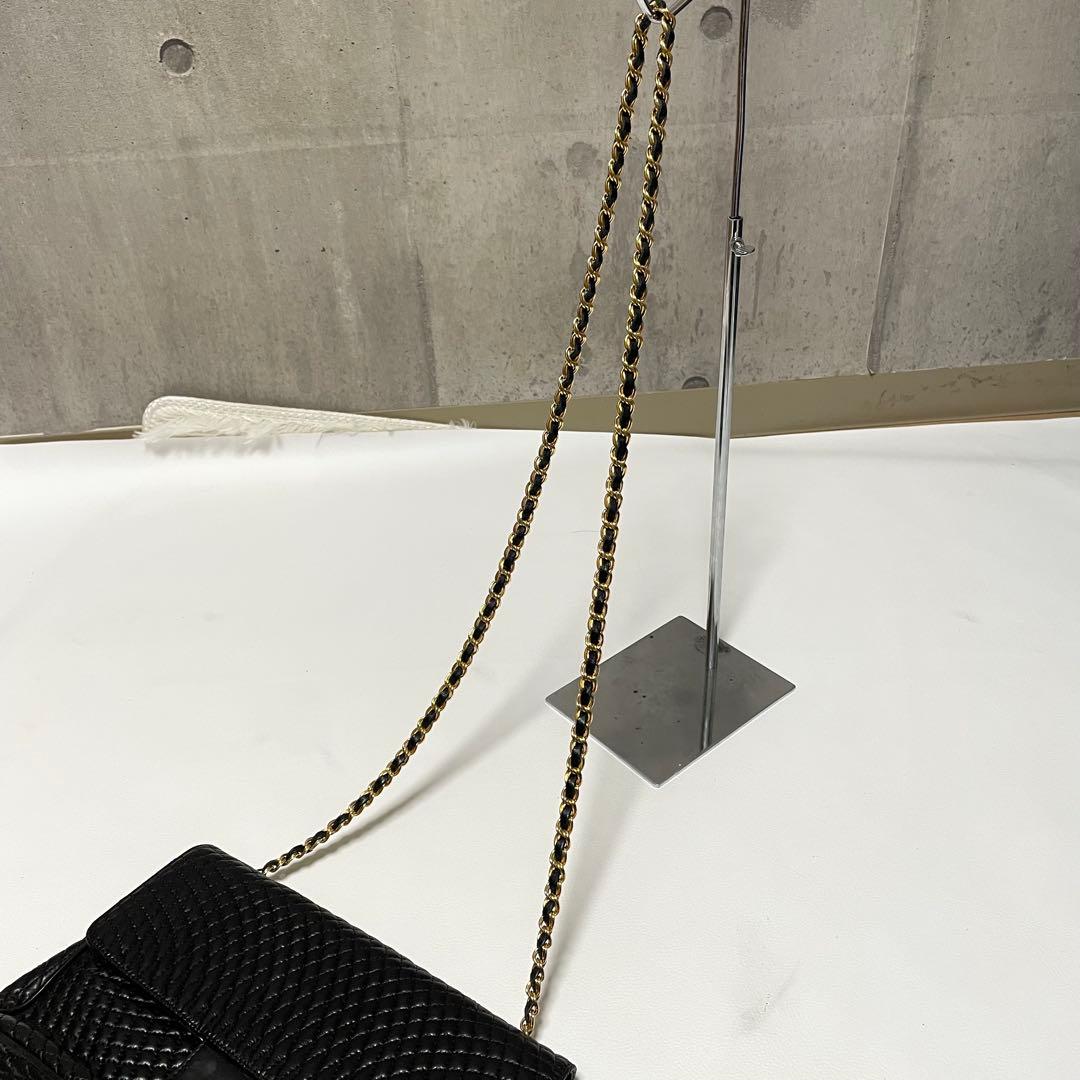 BALLY チェーンショルダーバッグ キルティング ターンロック レザー 黒