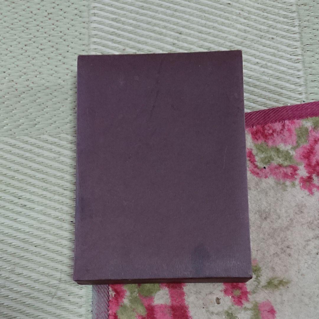 琥珀のネックレスに猫が描いている可愛いネックレス留め金はシルバー新品で非売品です