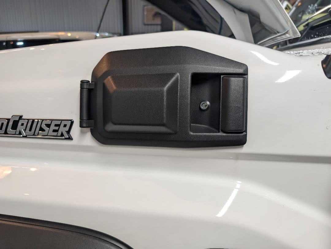 タ*ト様 ランクル70再再販(GDJ76W) 尿素リッドカバー 鍵付き加工