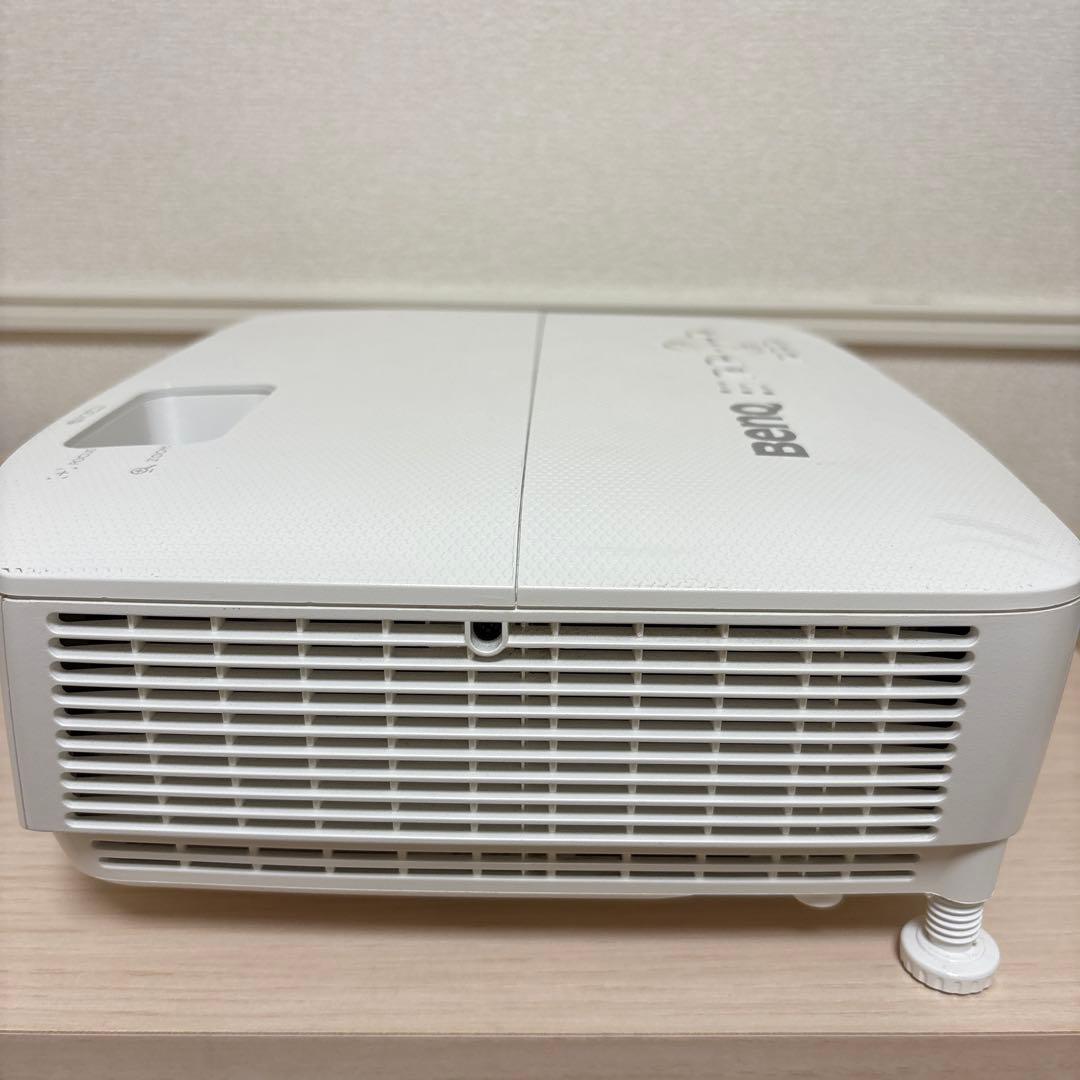 【期間限定お値下げ】BenQ プロジェクター