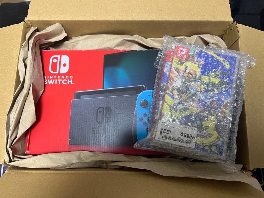 ニンテンドーswitch本体　ソフト4本　おまけ付き