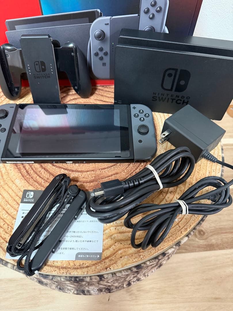 Nintendo Switch ニンテンドースイッチ本体　グレー②