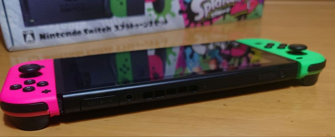 任天堂Nintendo Switch（本体）＆スプラトゥーン2セット　中古品