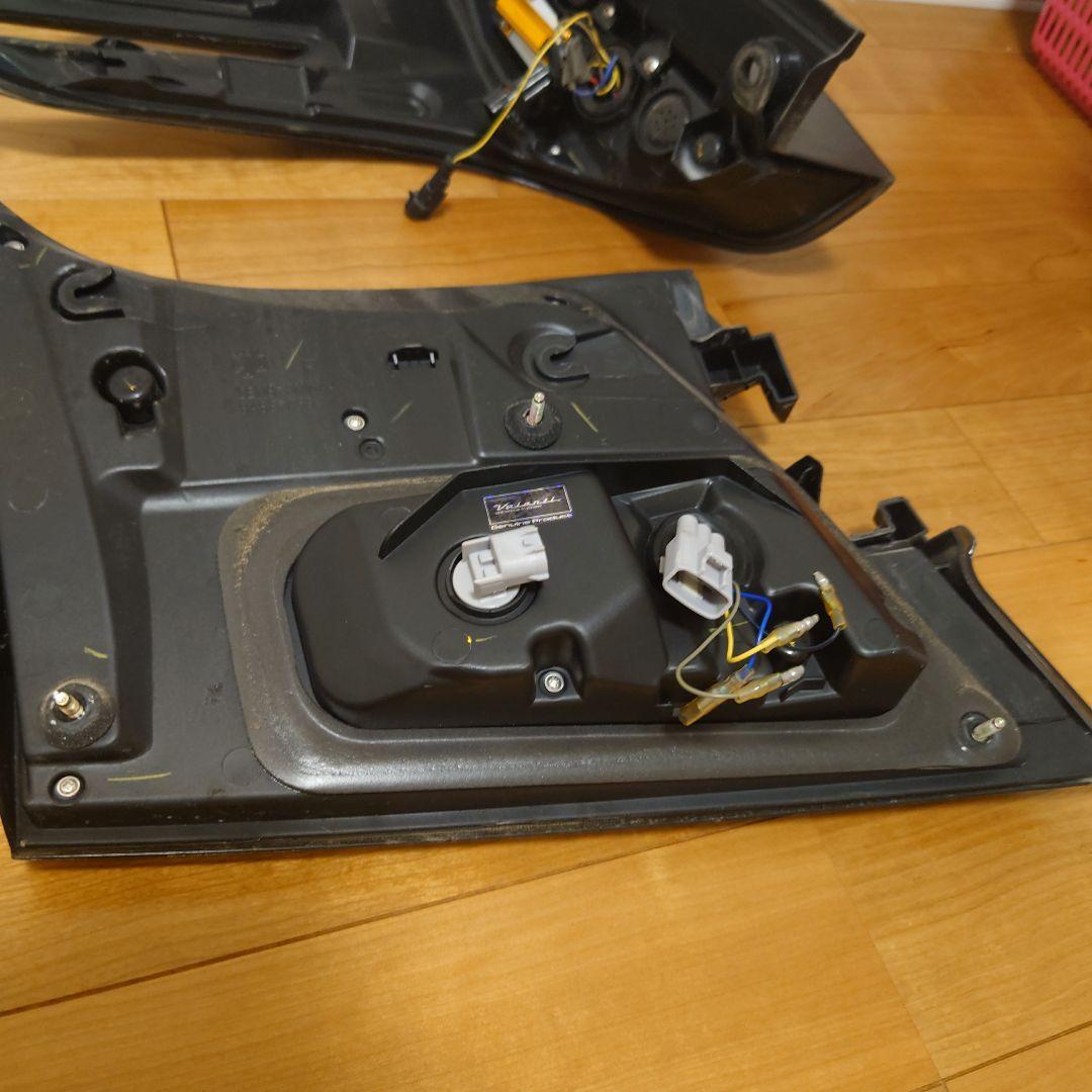 ヴァレンティ ジュエルＬＥＤテールランプ　アルファード 前期　タイプ2 スモーク