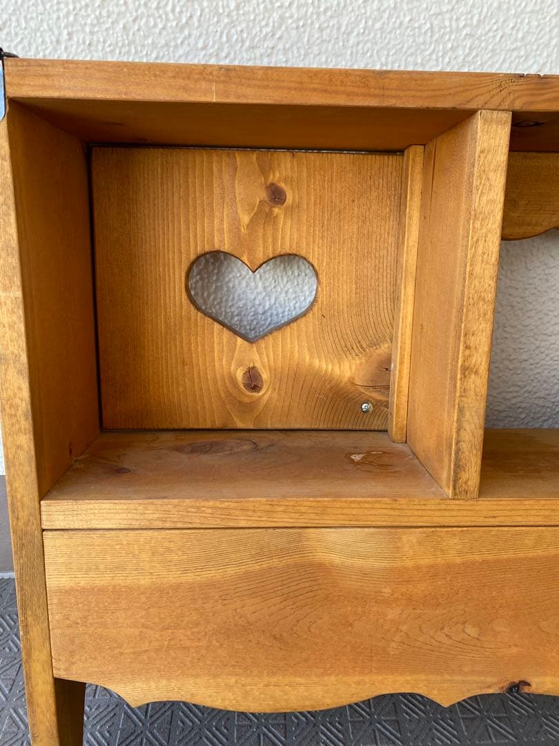 木製 カントリーシェルフ 飾り棚 ハート型収納扉 カントリーラック