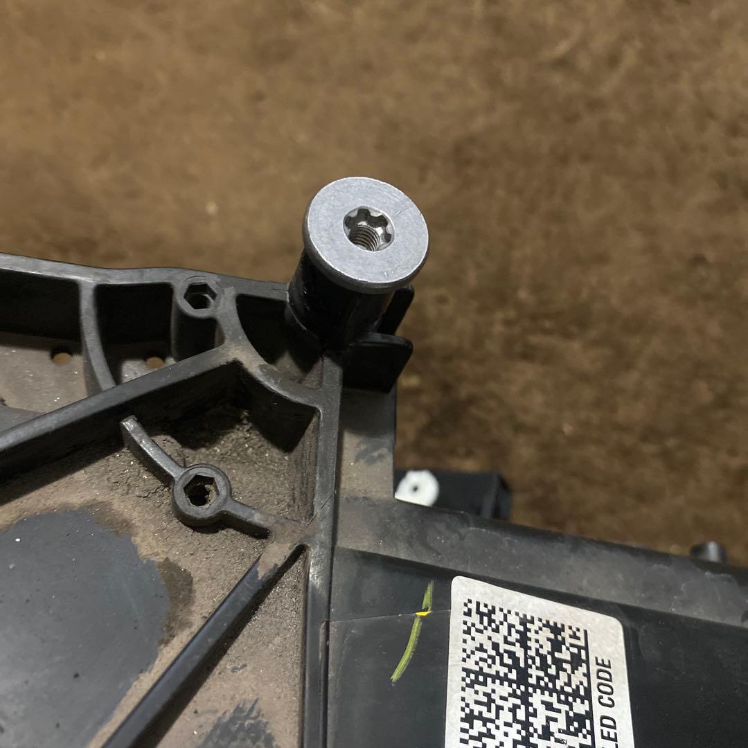 メルセデスベンツ　Ａクラスヘッドライト左